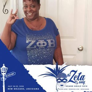 Meet your Posher, Simona davis